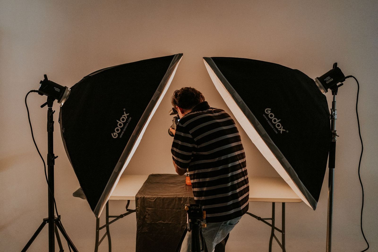 Light in Product Photography: Seven Tips for Flawless White-Background Shots